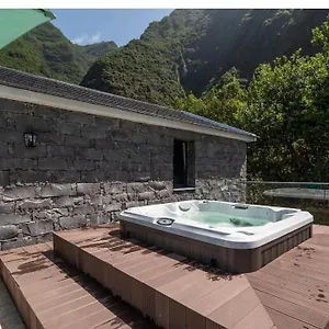 https://northsouth-views.madeira-islandshotels.com