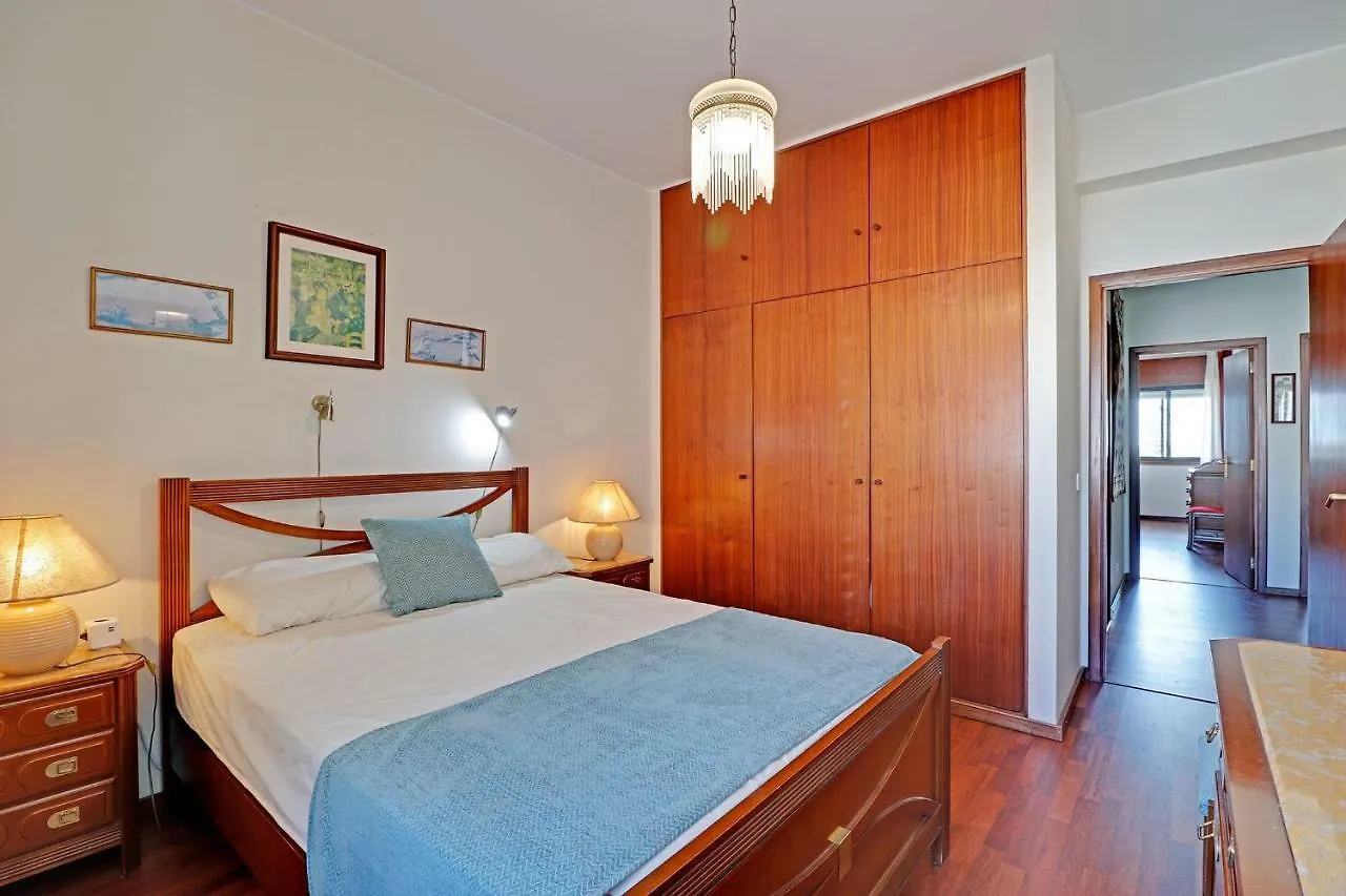 Faro Classic Apartment By Homing
